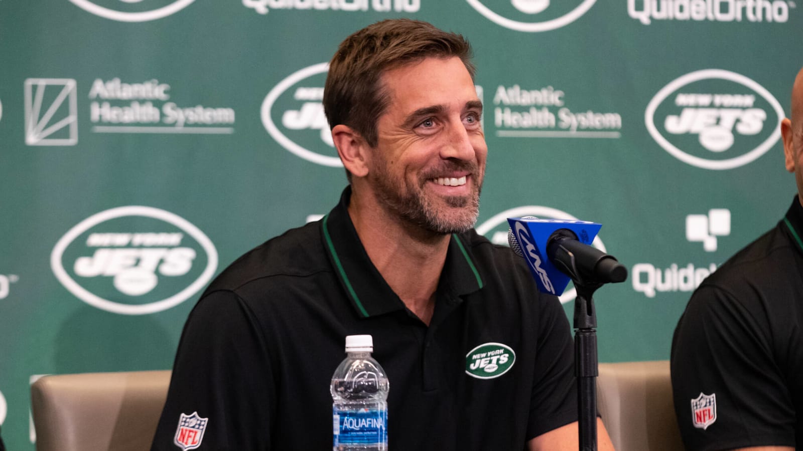 Aaron Rodgers receives hilarious new job title from New York Jets teammate
