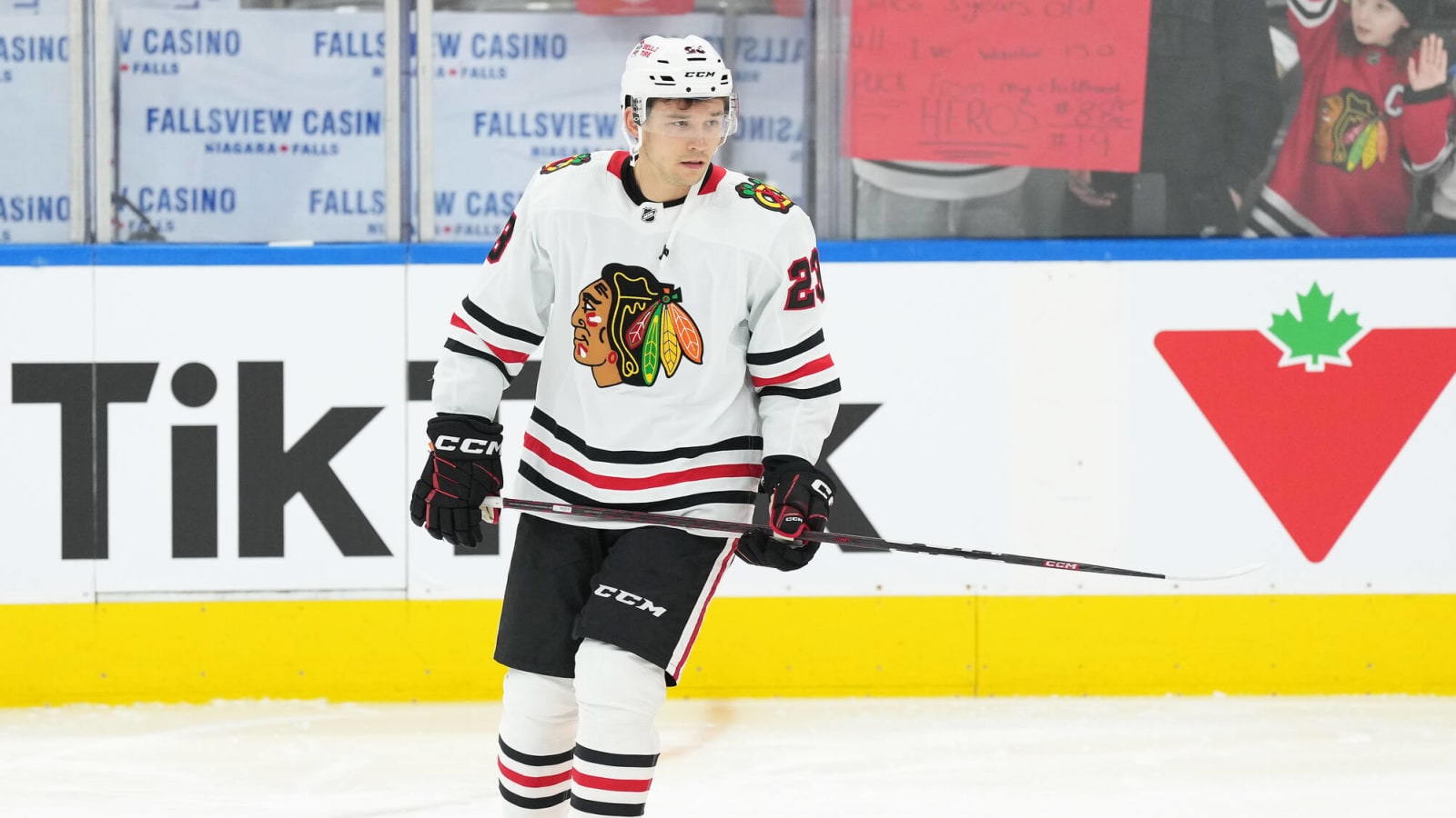 Blackhawks, Philipp Kurashev come to terms