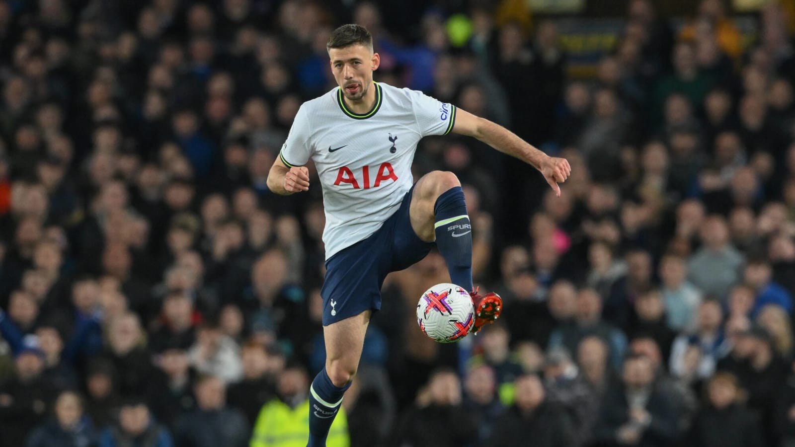 Premier League centre-back targeted as Lenglet option moves further away for Tottenham