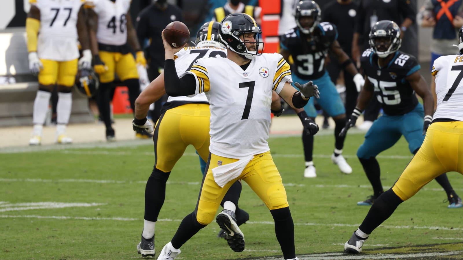 Roethlisberger: Steelers aren't focused on undefeated season