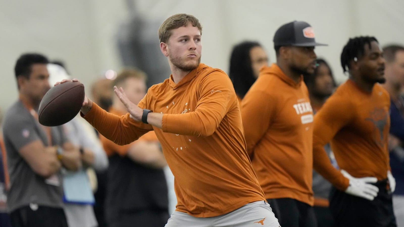 Texas Longhorns Speaks Out On QB Dynamic Between Ewers, Manning