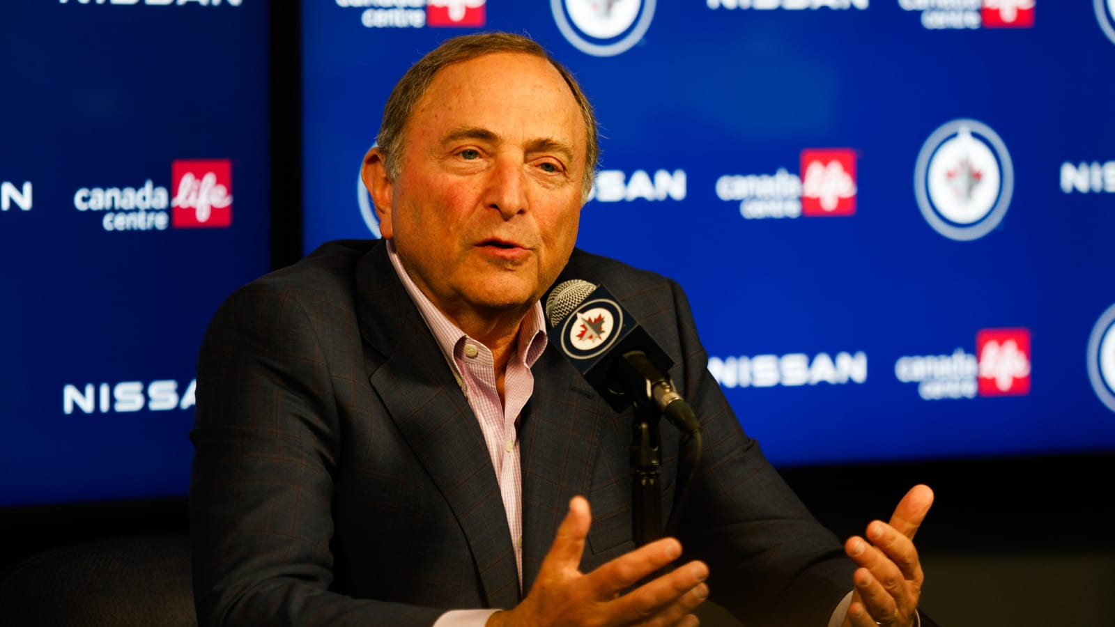 Bettman Sends Strong Message on the Return of the Nordiques: 'They Just Need to Submit an Official Offer'