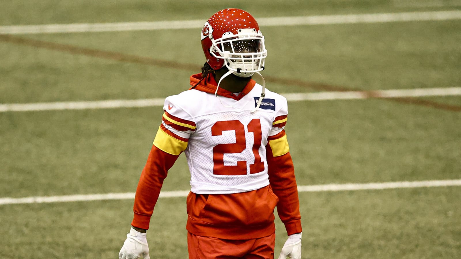 Two former Chiefs players ‘auction Super Bowl rings’ in historic sports memorabilia event