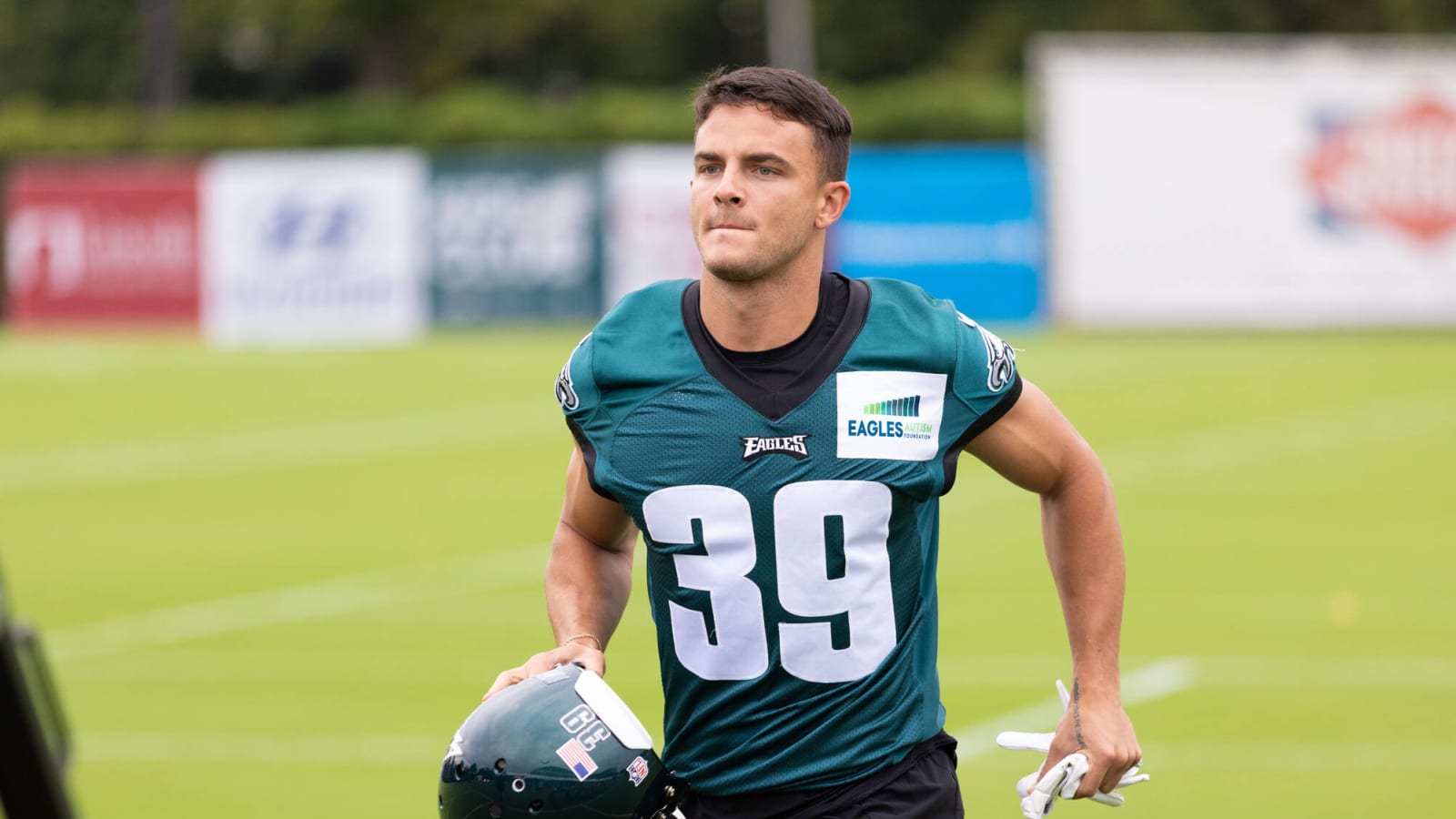 Eagles vs. Dolphins: Who Has Fastest Player?