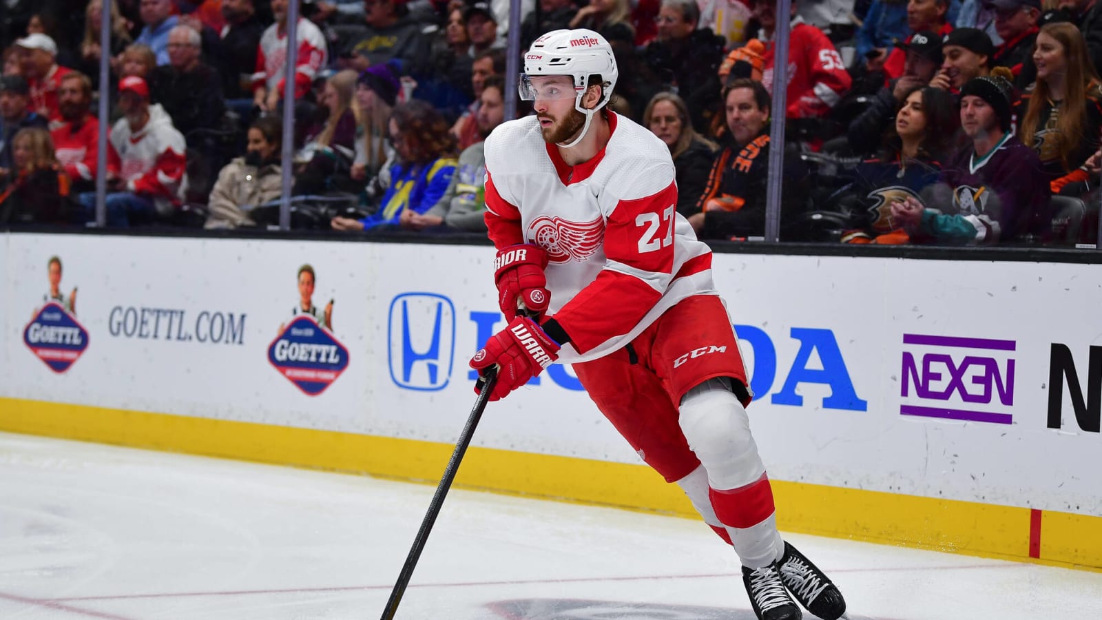 Red Wings sign center to four-year extension