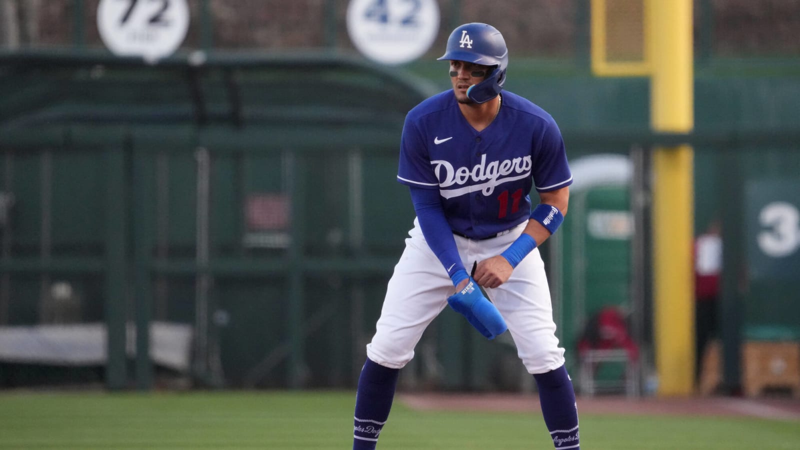 Dodgers likely to activate struggling shortstop on Monday