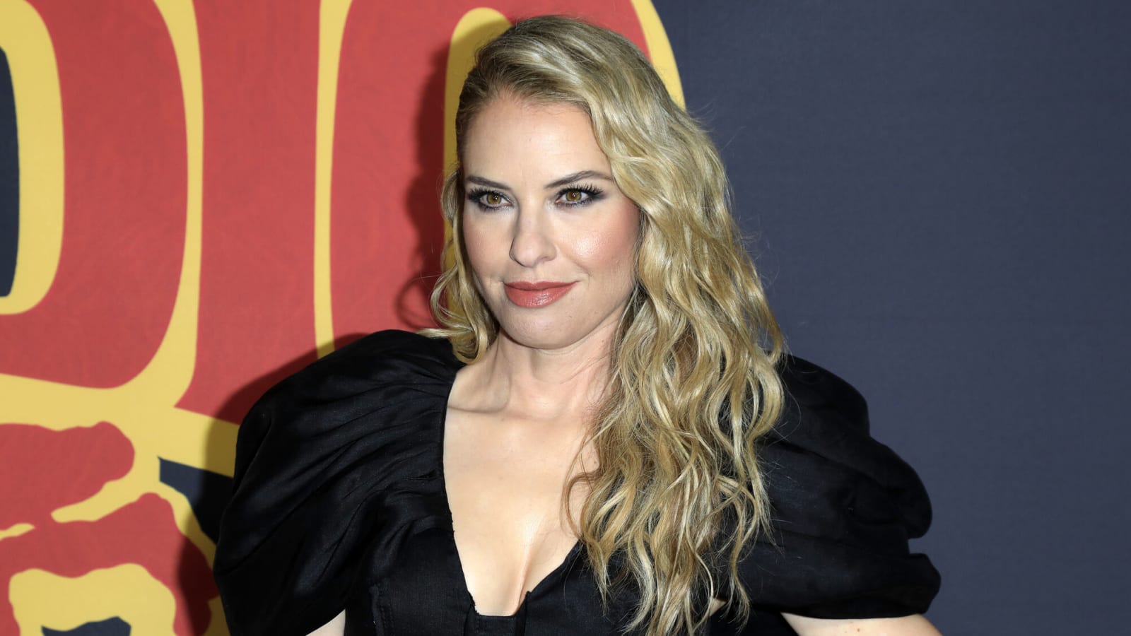 'It's a wonderful next chapter': 'American Horror Story' star Leslie Grossman engaged