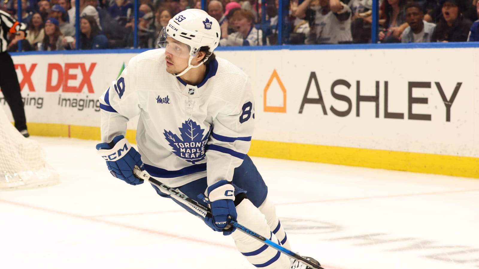 Toronto Maple Leafs Sign Nicholas Robertson to 1-Year Contract