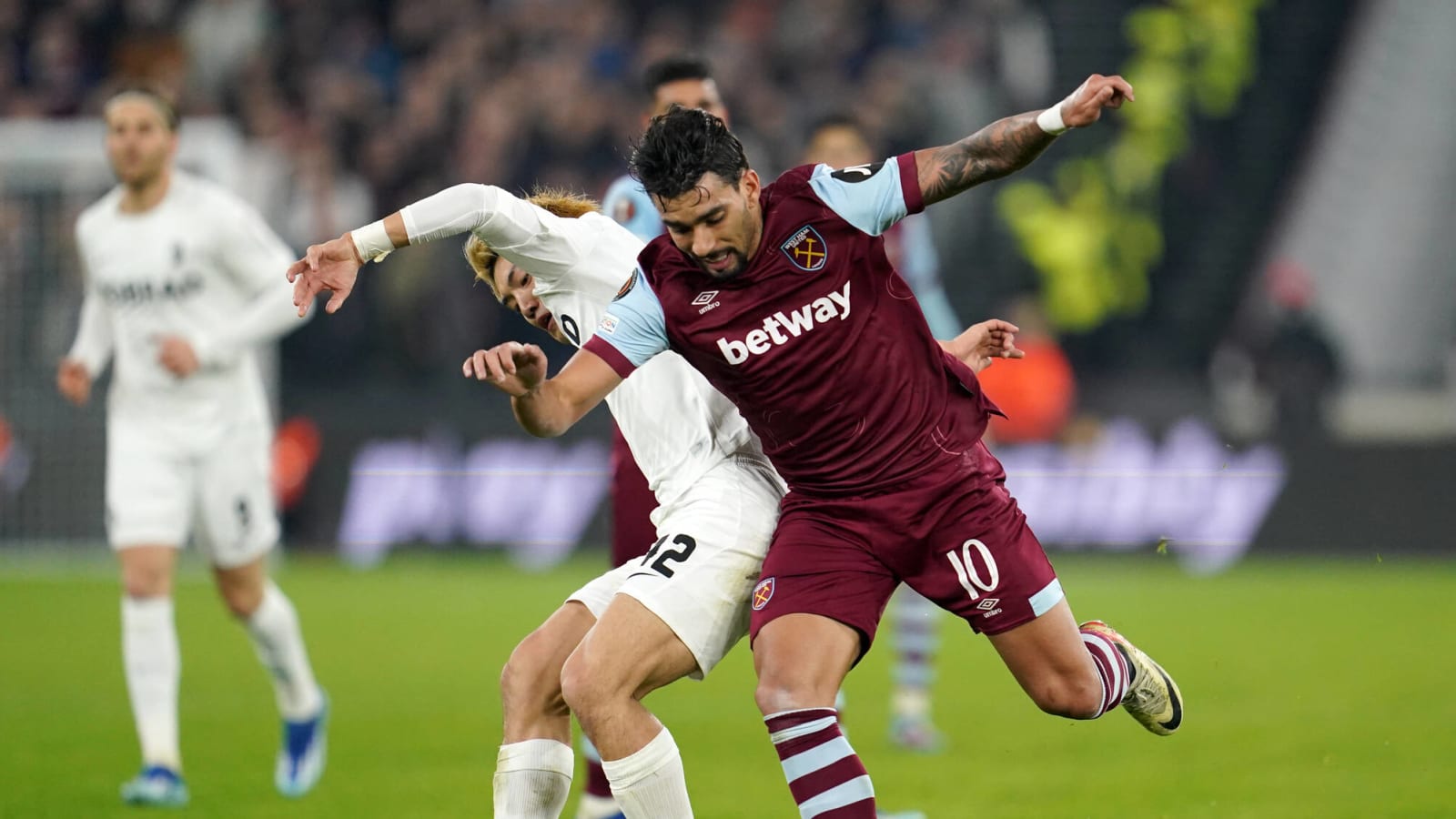 West Ham star meets up with national team boss as selection dilemma looms