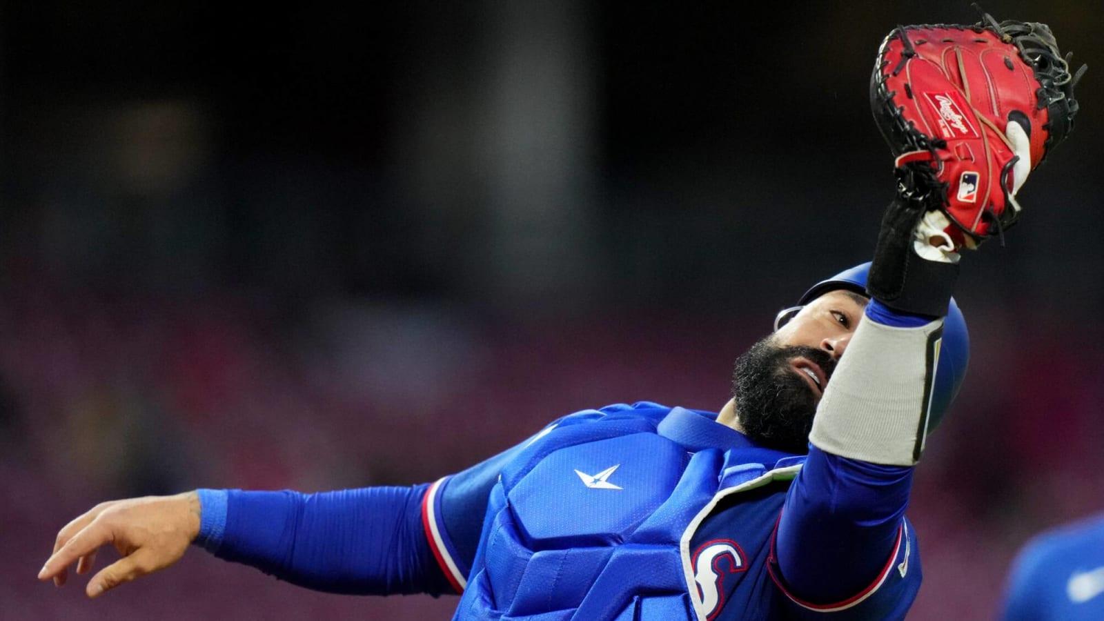 Rangers release defensive catcher