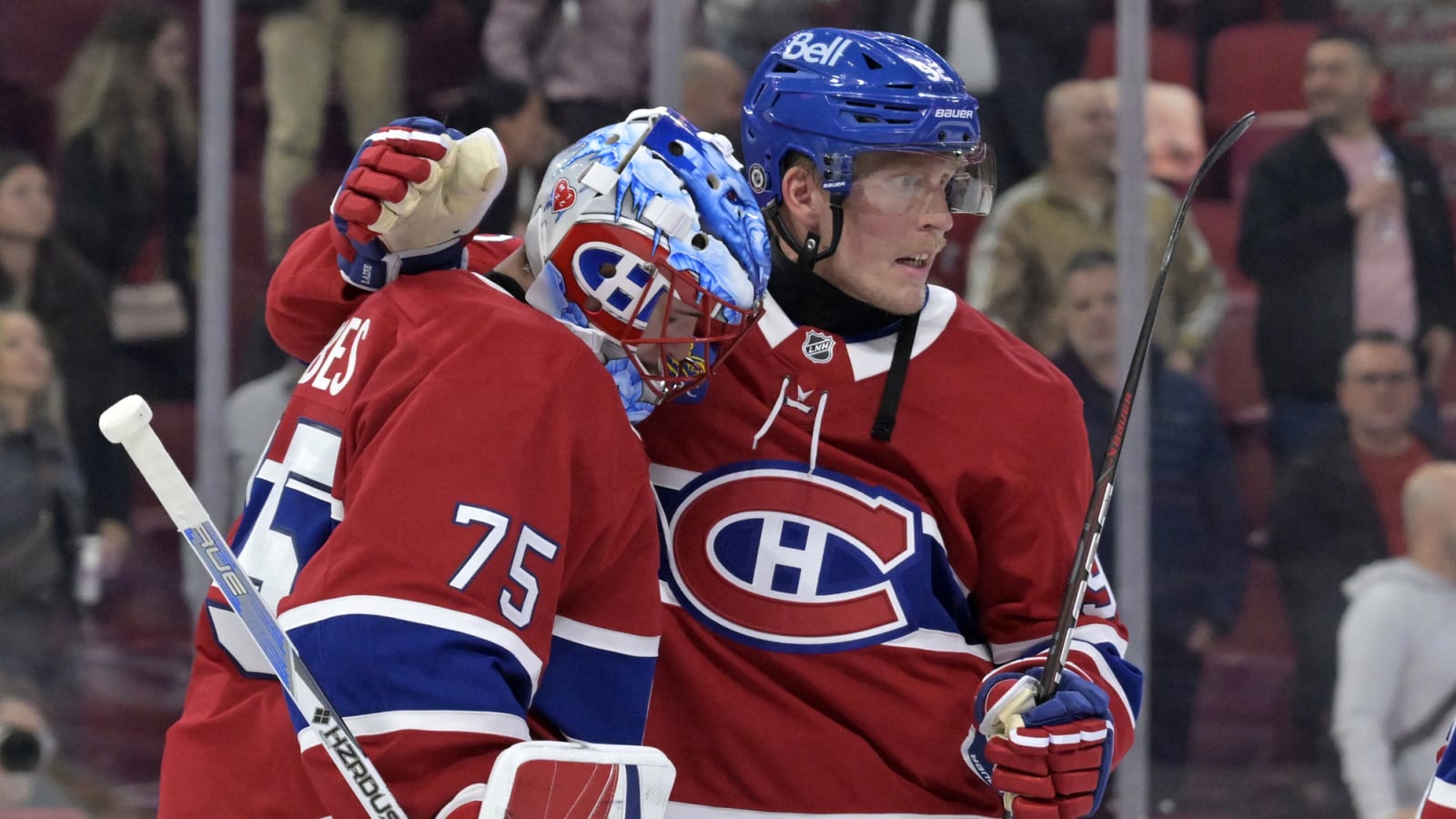 Bell Centre crowd gives Patrik Laine a standing ovation