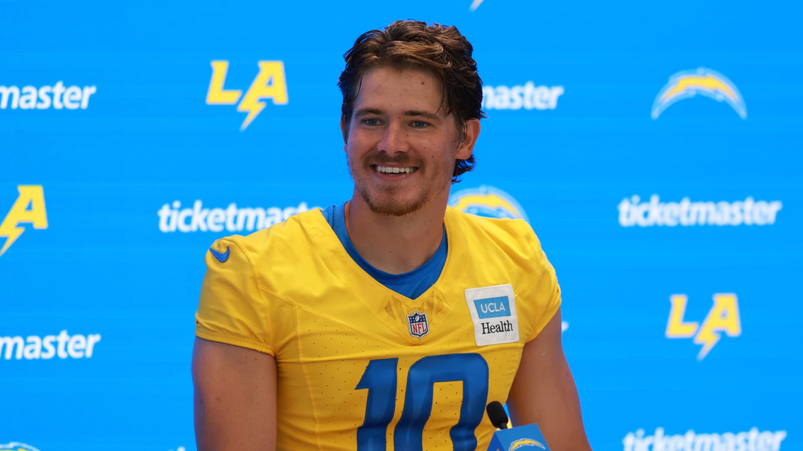 Justin Herbert dealing with worrisome foot injury in training camp