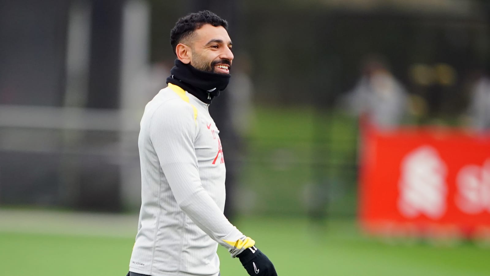 Liverpool finally offers CONTRACT to star man Mohamed Salah