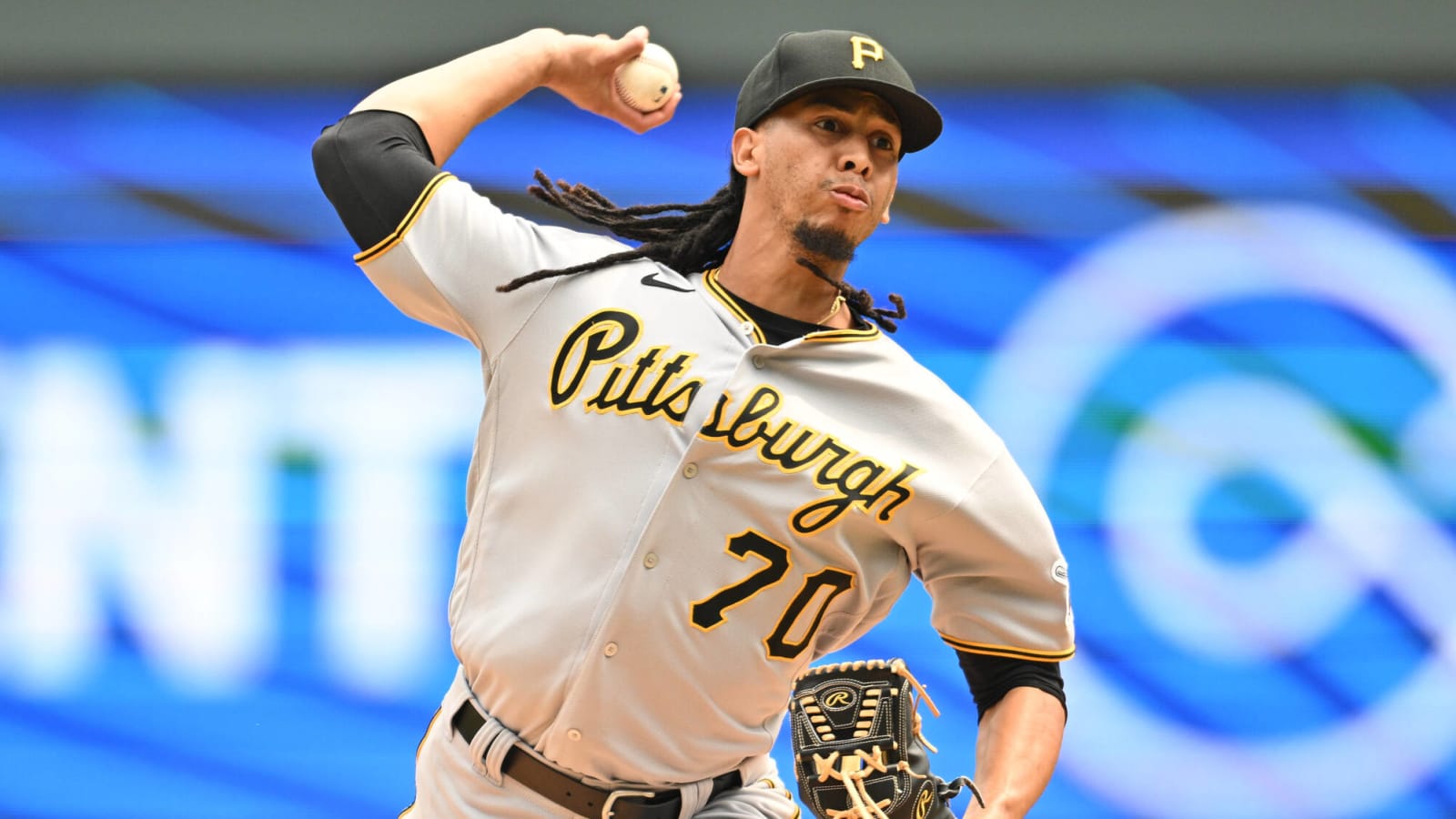 Wild Bido pulled early, sinks Pirates on Hall of Fame night