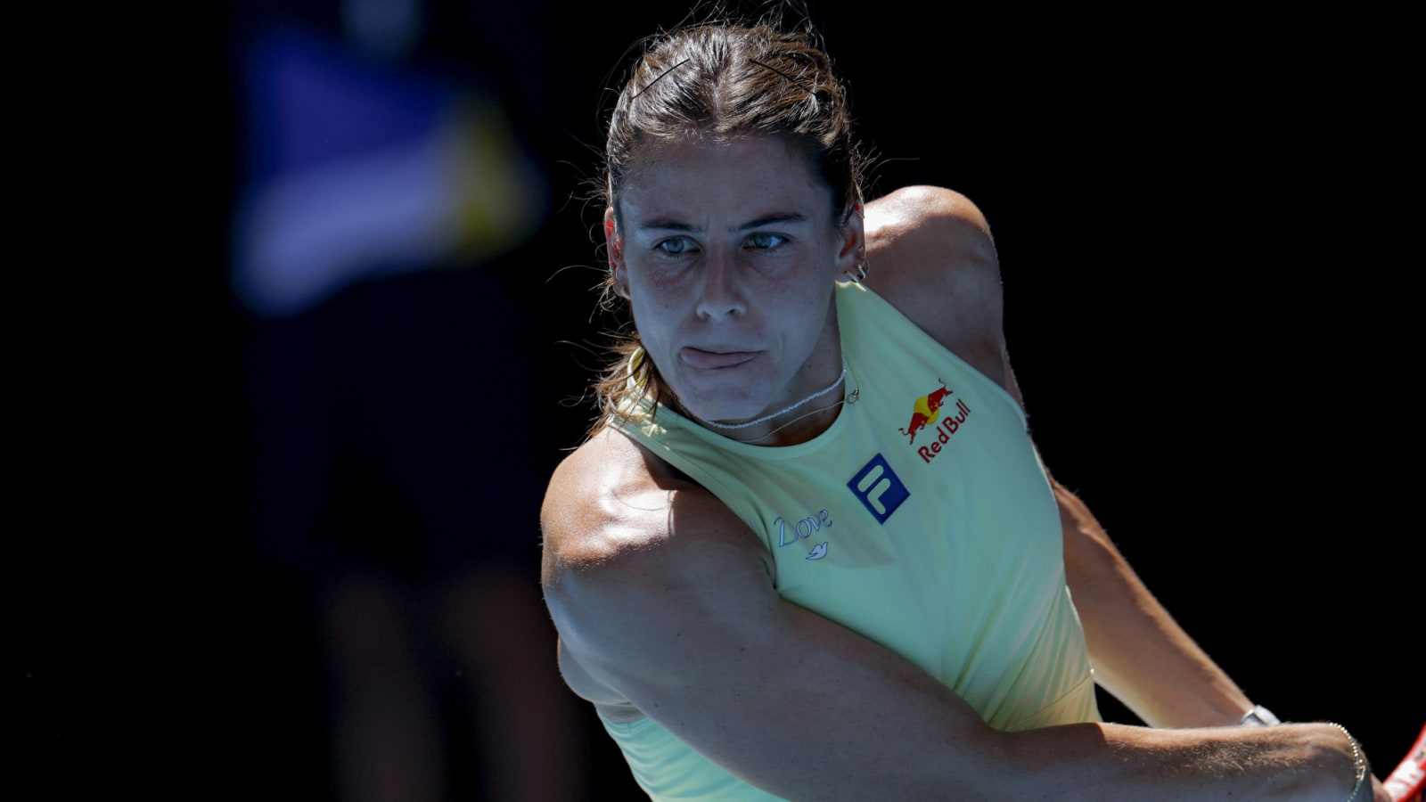 Emma Navarro refuses to blame Iga Swiatek for the double-bounce controversy at the Australian Open