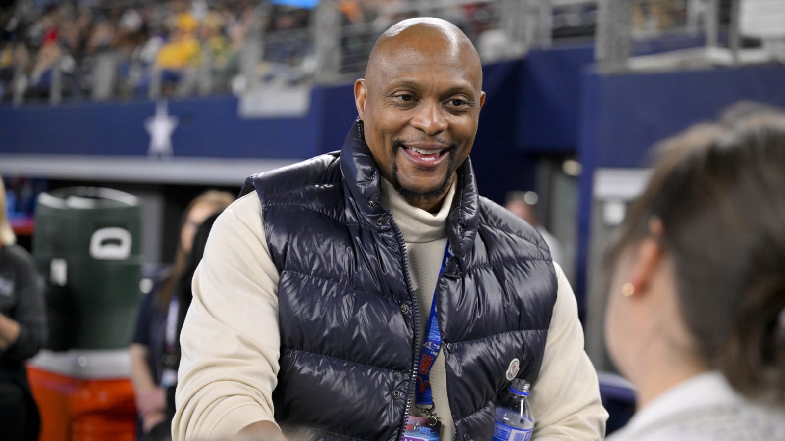 Bowling Green hires former Heisman Trophy winner as new HC
