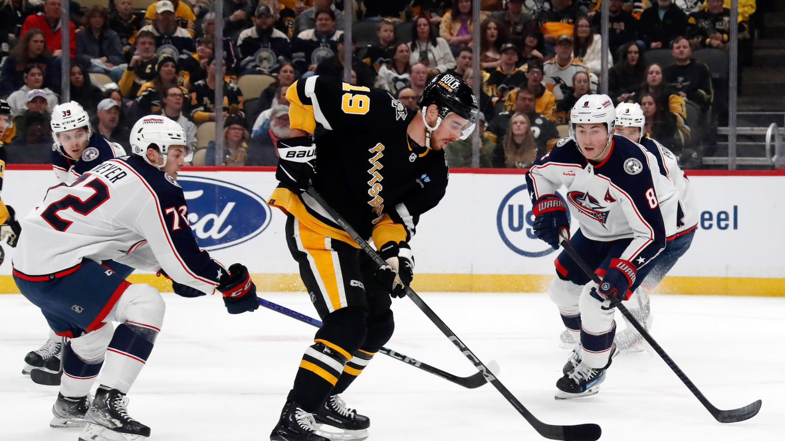 Penguins Trade Reilly Smith to the Rangers for Draft Picks