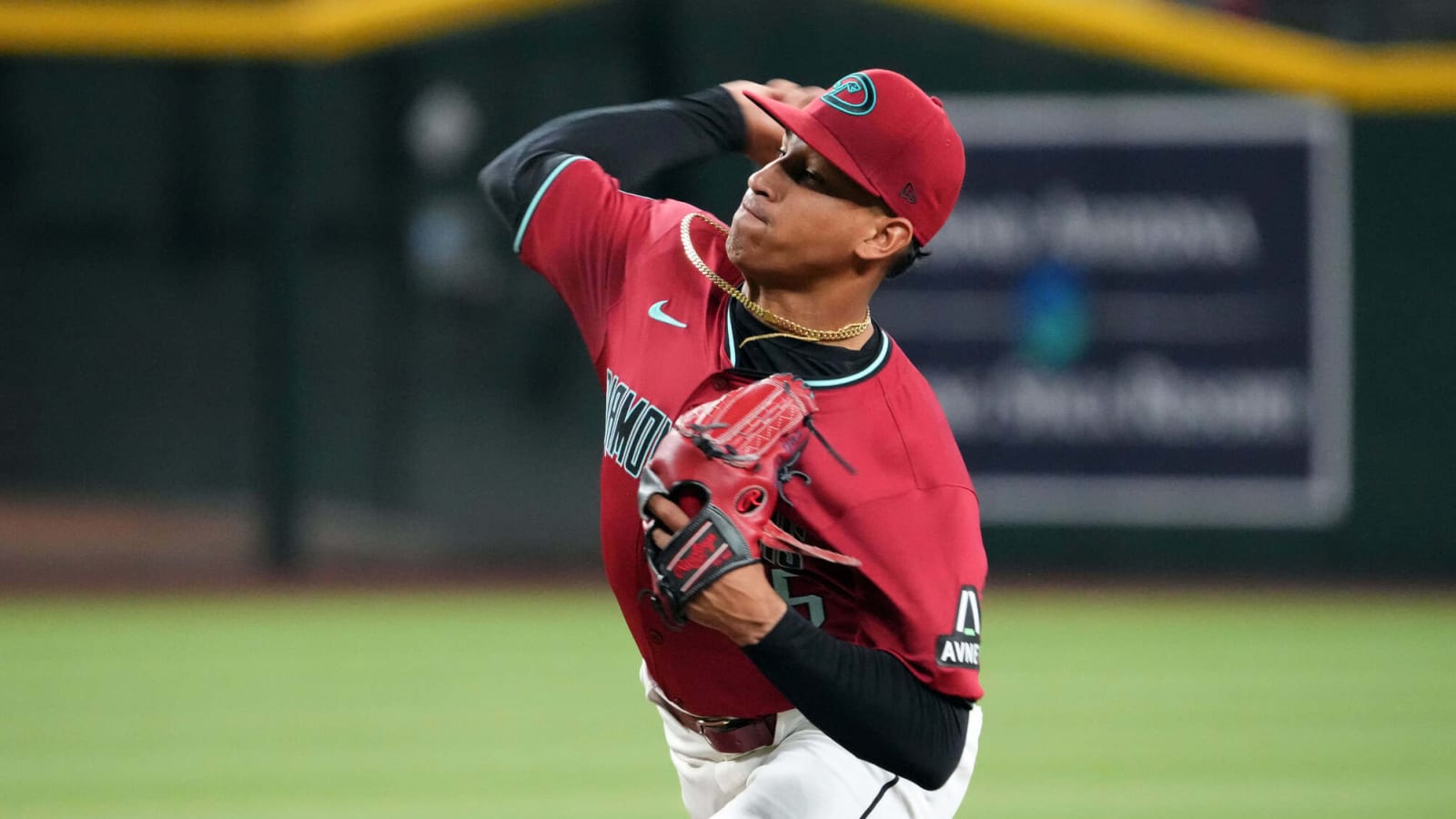 Diamondbacks recall Yilber Diaz, option Slade Cecconi