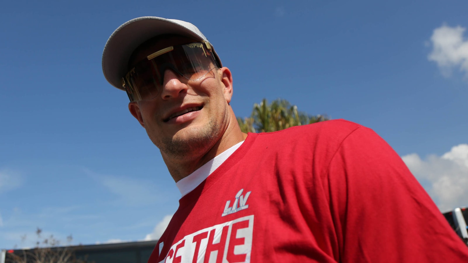 Gronk says there's a '69 percent chance' Edelman joins Buccaneers