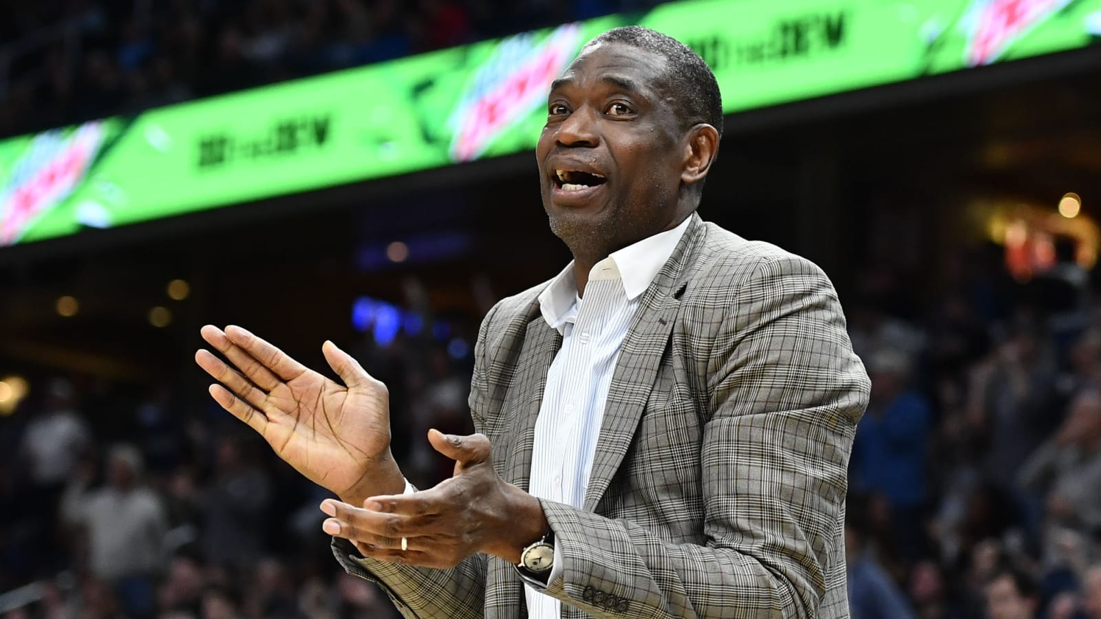 How Dikembe Mutombo came up with iconic finger wag