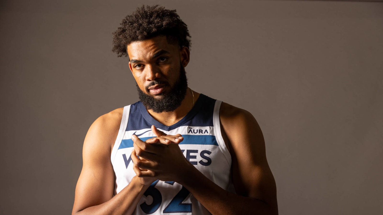 Knicks ‘monitoring’ trade situation with Timberwolves star