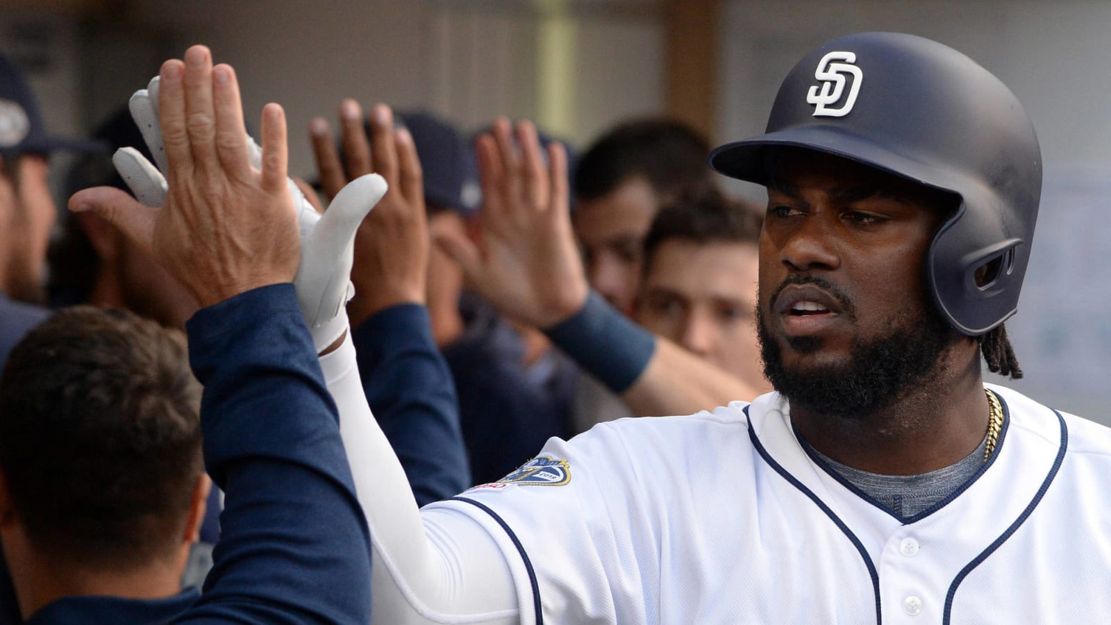 Padres' Franmil Reyes goes full Whitney Houston after game