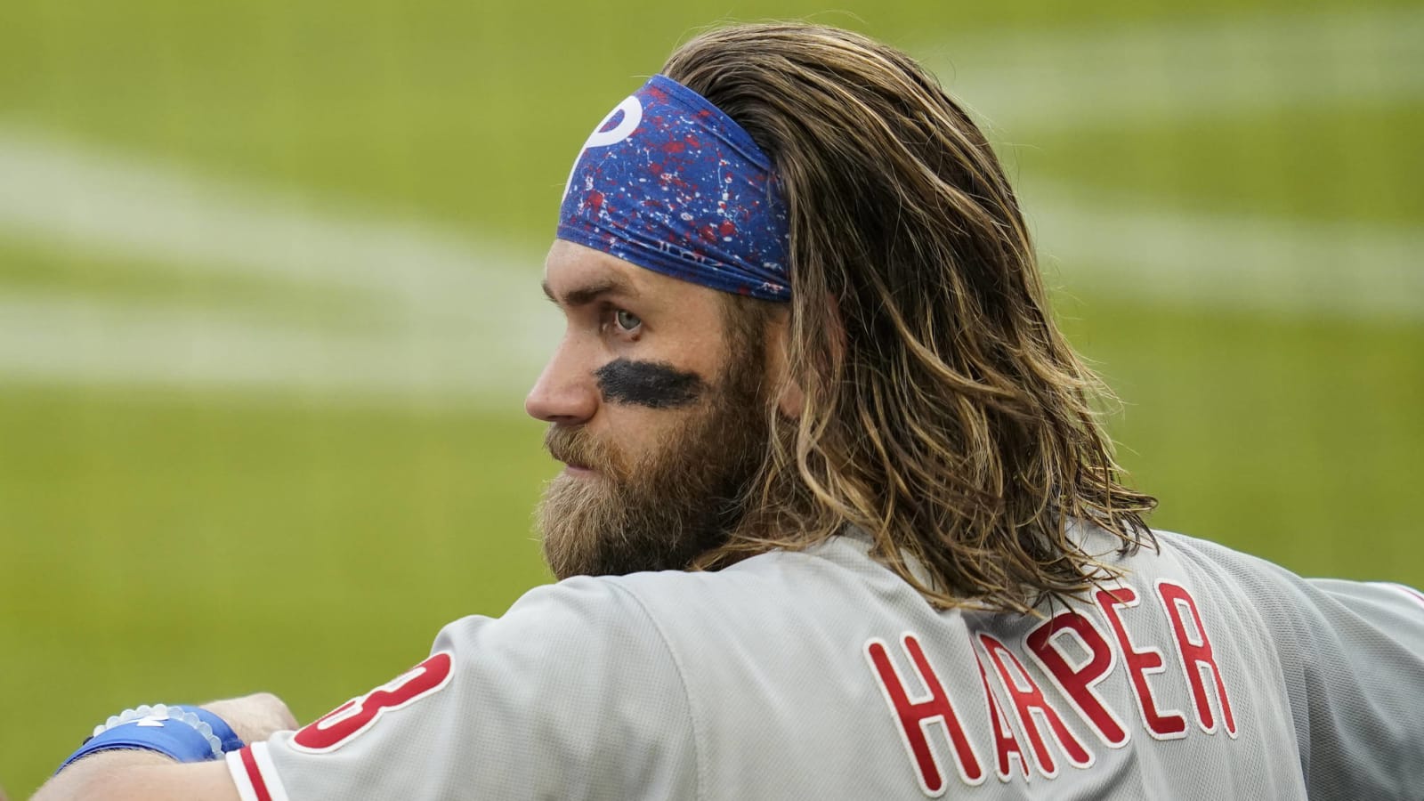 Bryce Harper wore a Kobe Bryant jersey under his Phillies uniform to honor  Bryant's birthday