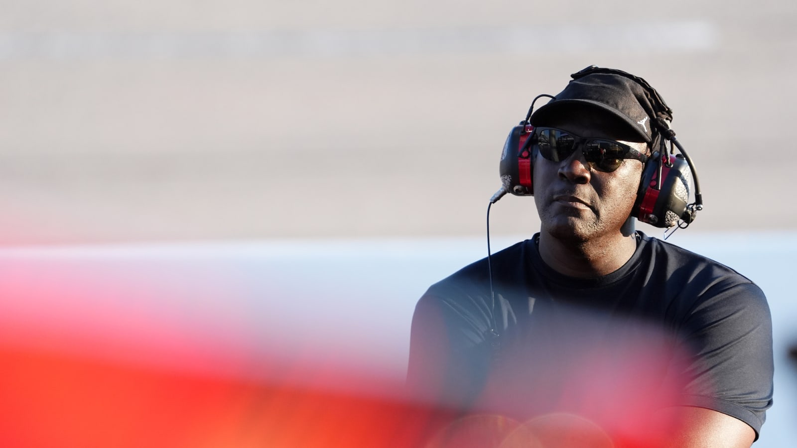 Michael Jordan ‘Lived In A Different World’ From The Rest Of His Bulls Teammates: ‘You Can’t Imagine How Many Requests There Were’