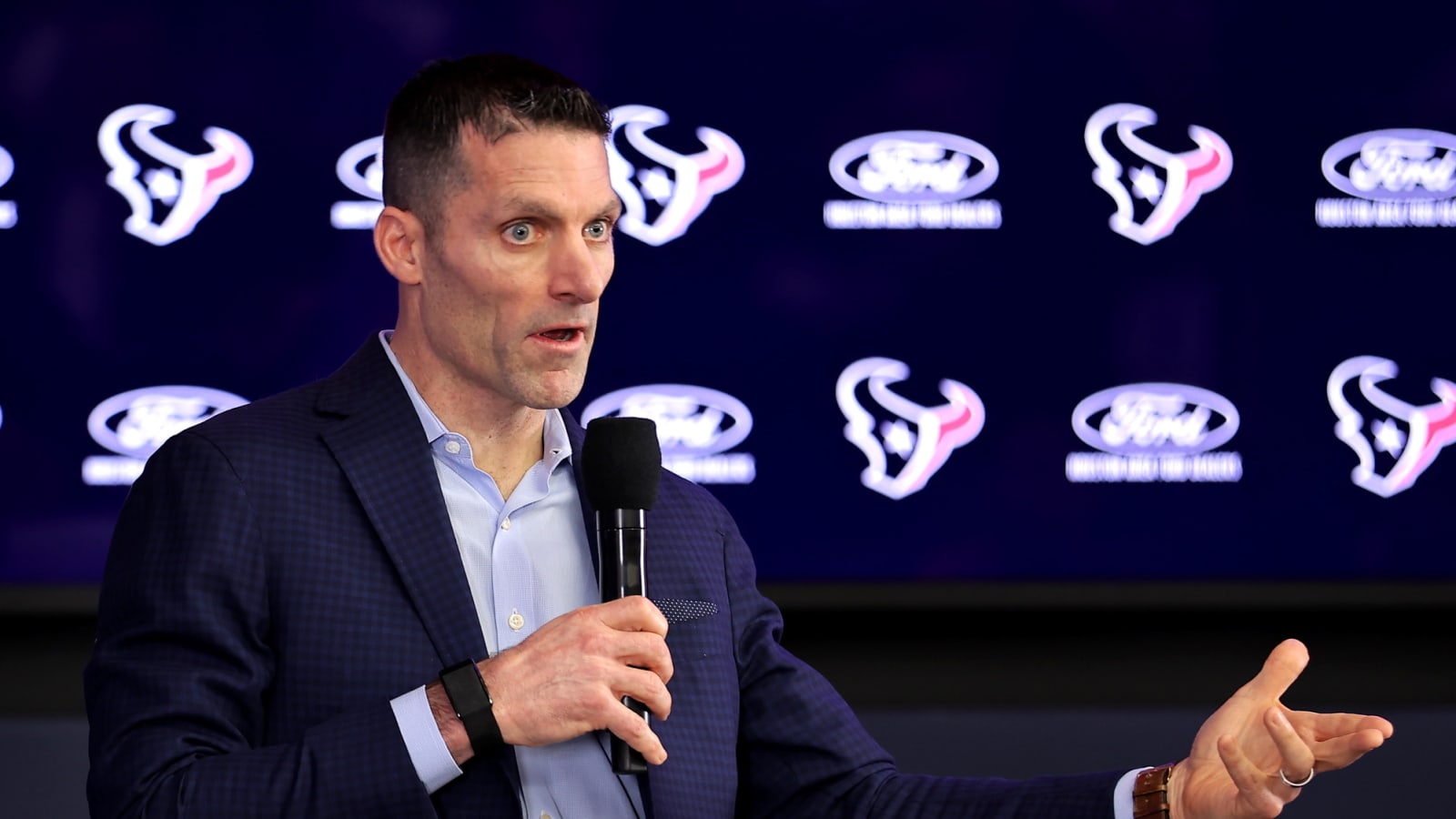 Texans' Nick Caserio ignoring preseason hype