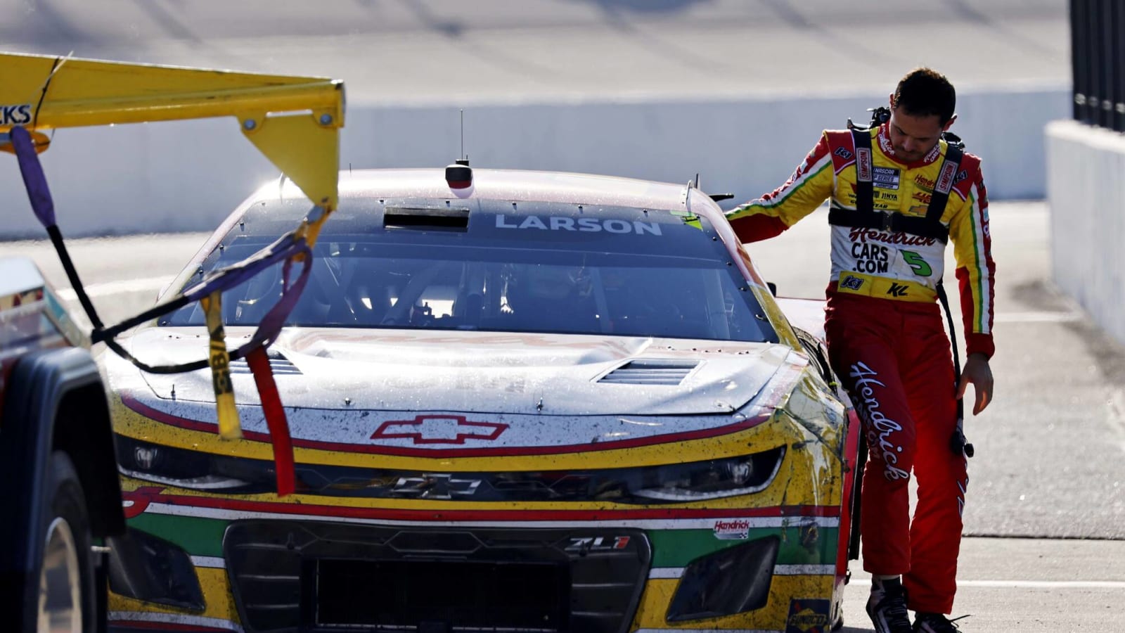 Watch: Kyle Larson spins out and crash hard onto wall at Darlington days after claiming he 'wants to be a good role model' for young racers