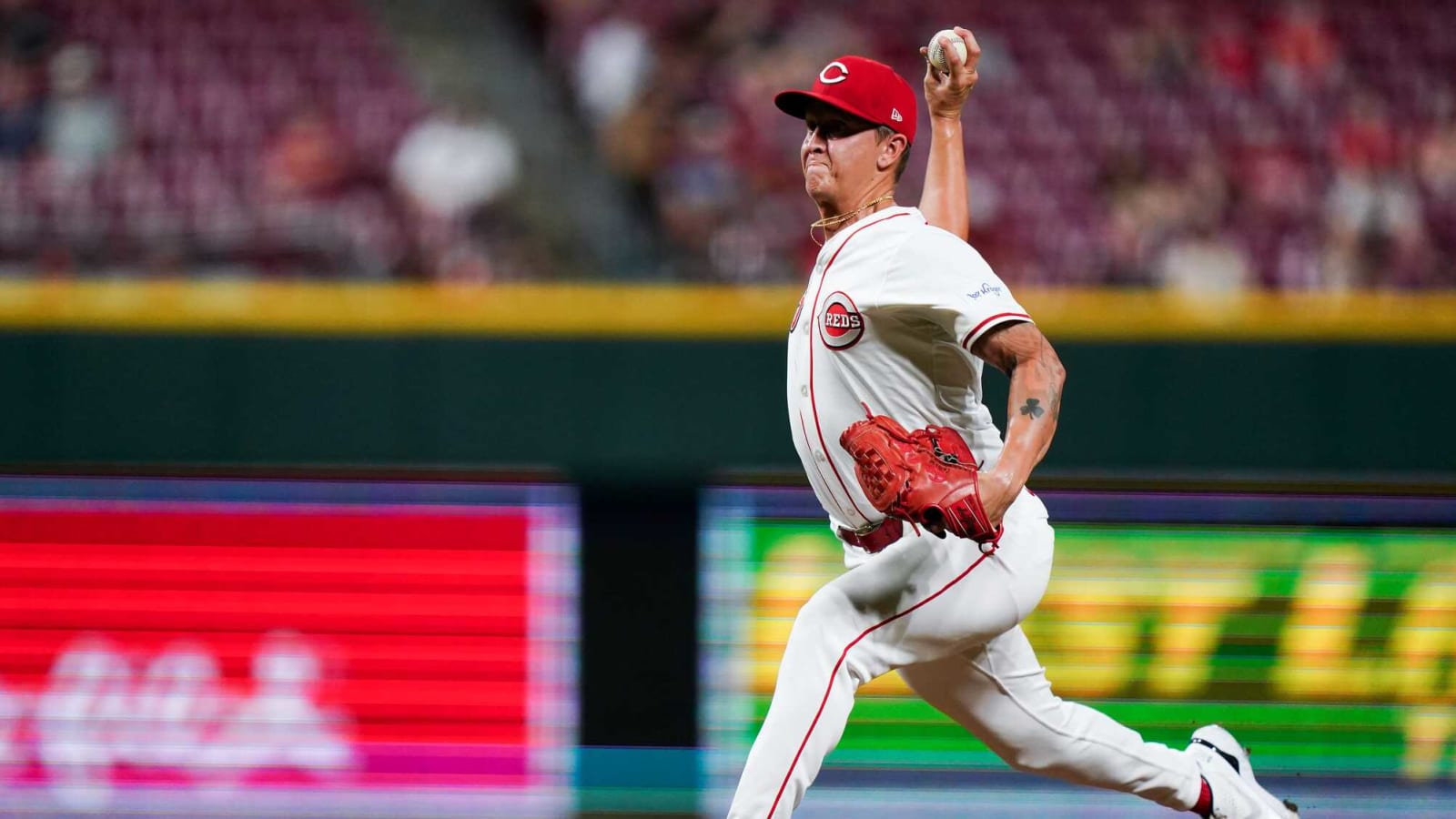 Mariners acquire Casey Legumina, designate Jhonathan Diaz