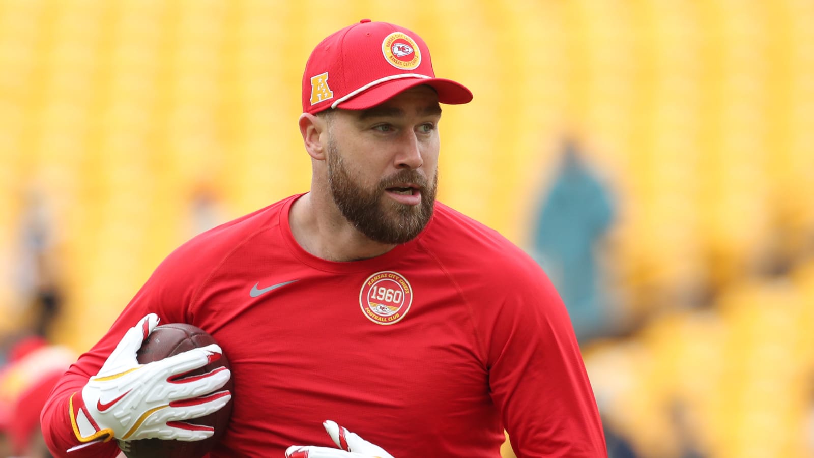 Kelce honors Gonzalez with TD celebration after breaking record