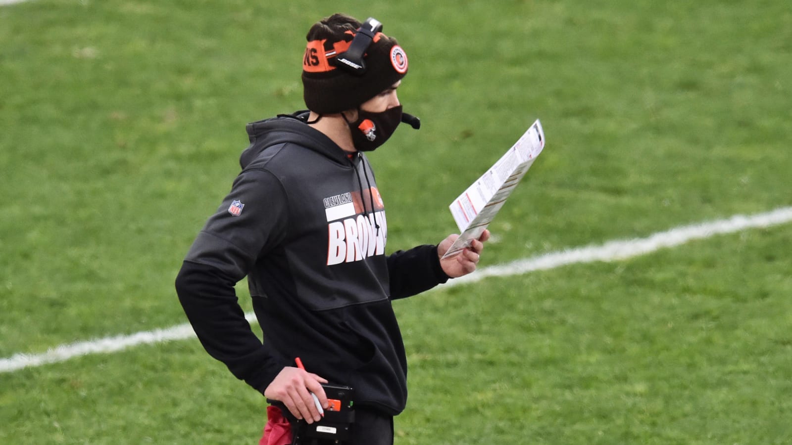 Browns' Stefanski, four others tests positive for COVID-19