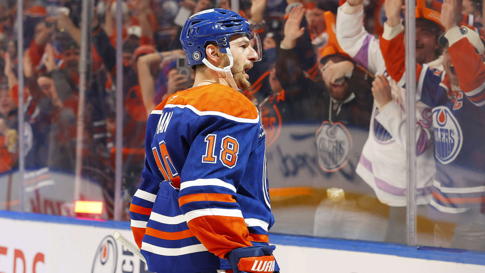 Hyman Takes Puck in the Face, Goes Off Injured for Oilers