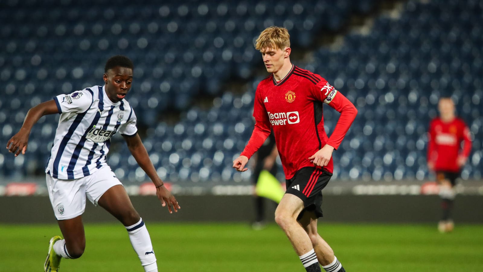 Manchester United include another academy hopeful in squad for Crystal Palace trip