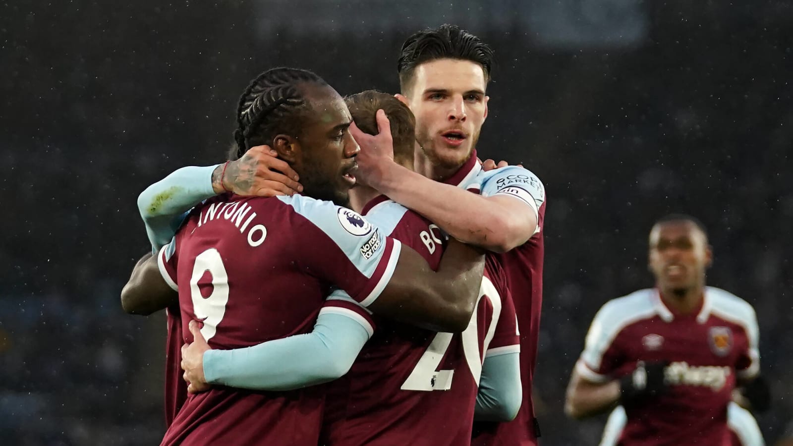 Michail Antonio sends a message to Arsenal about Declan Rice