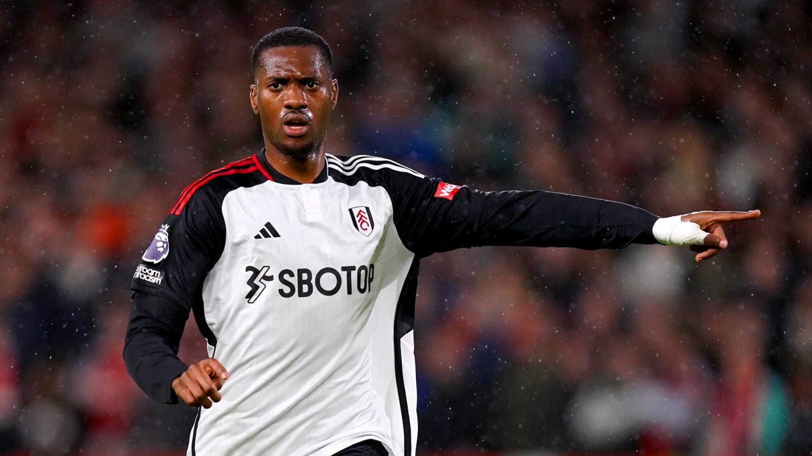 Fulham confident of keeping key defender despite Manchester United links