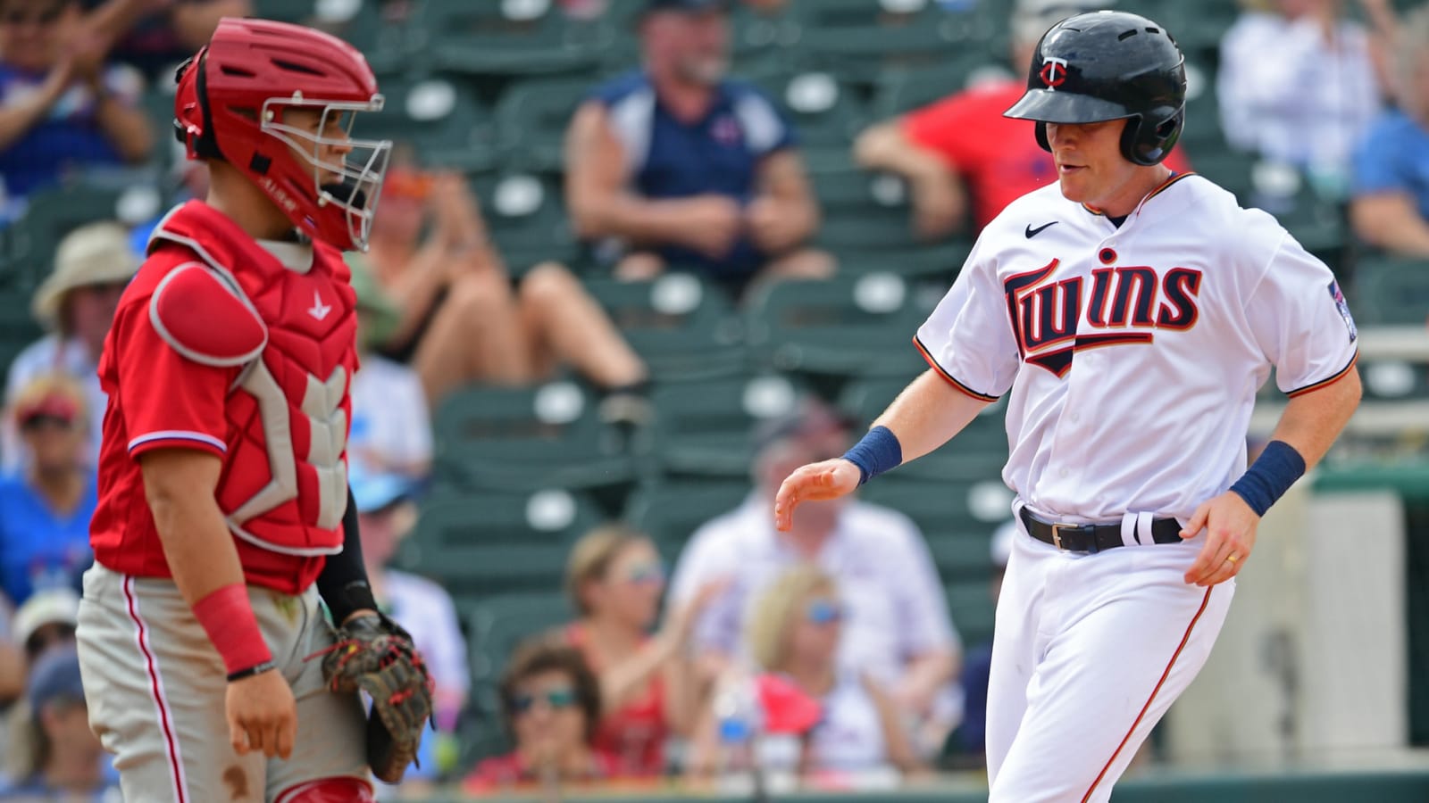 Orioles to name former big leaguer Cody Asche as hitting coach