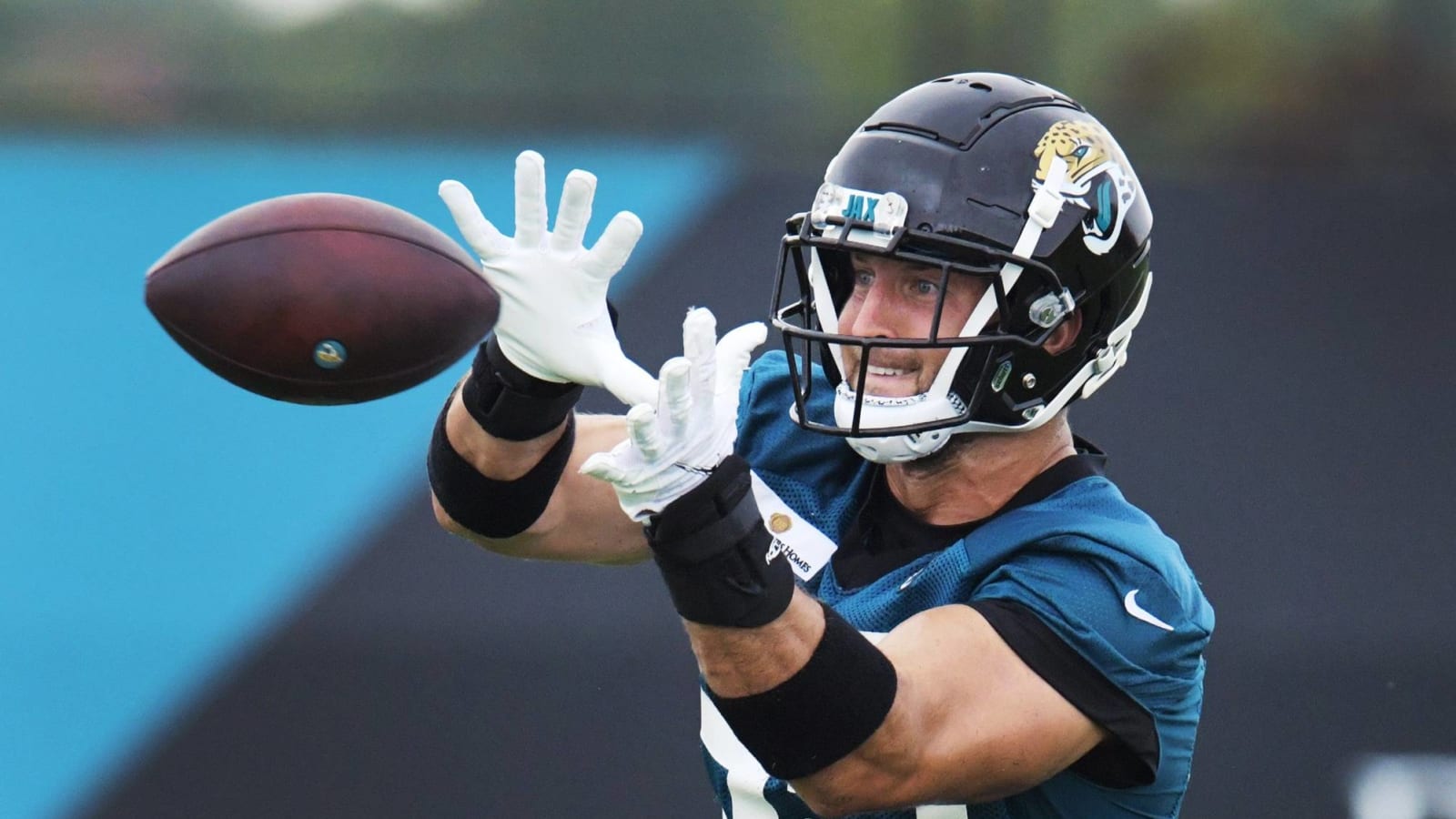 Jaguars assistant praises Tim Tebow's transition to tight end