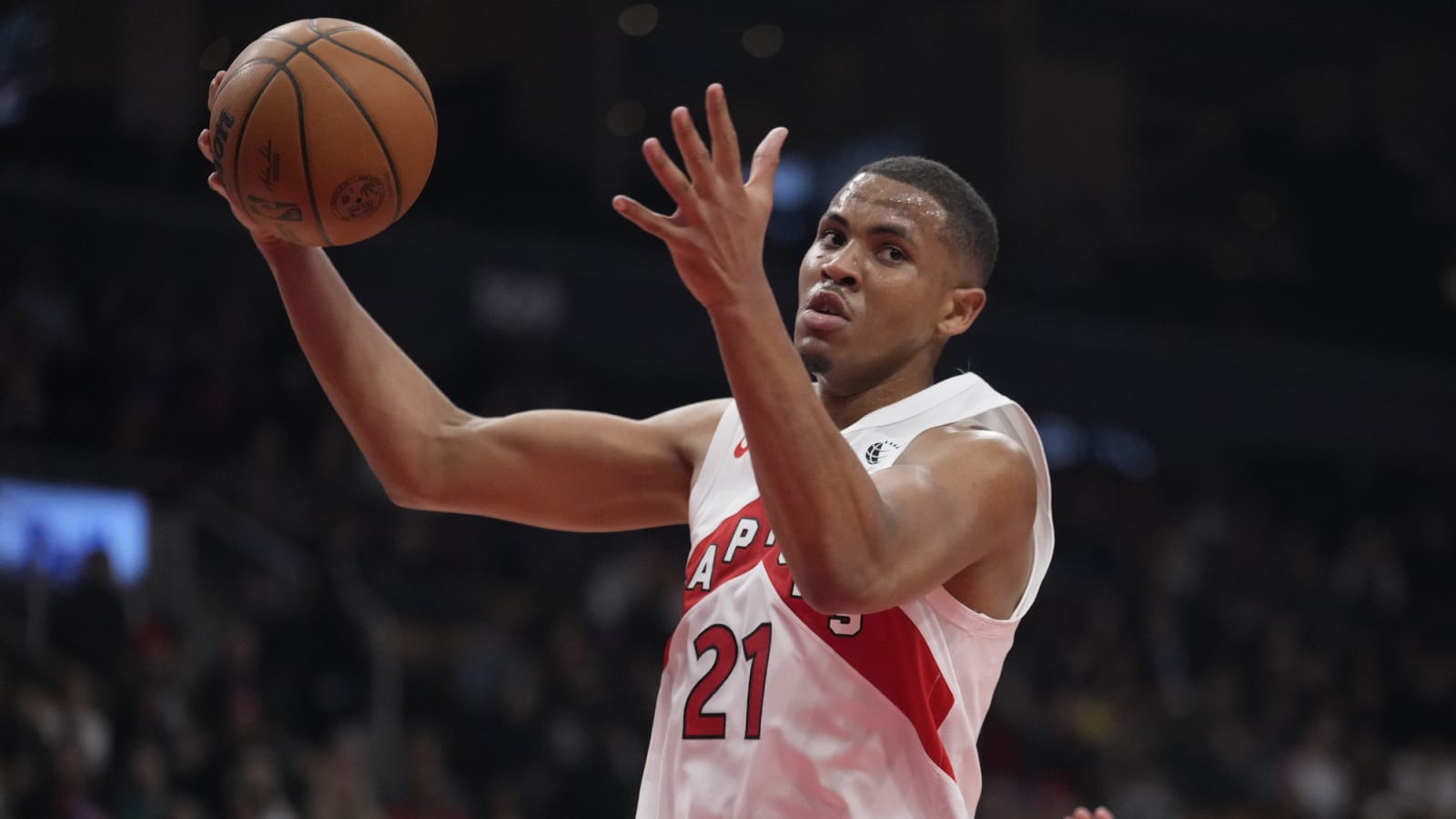 Orlando Robinson Scores 23 in Raptors’ 116-86 Win Over Nets