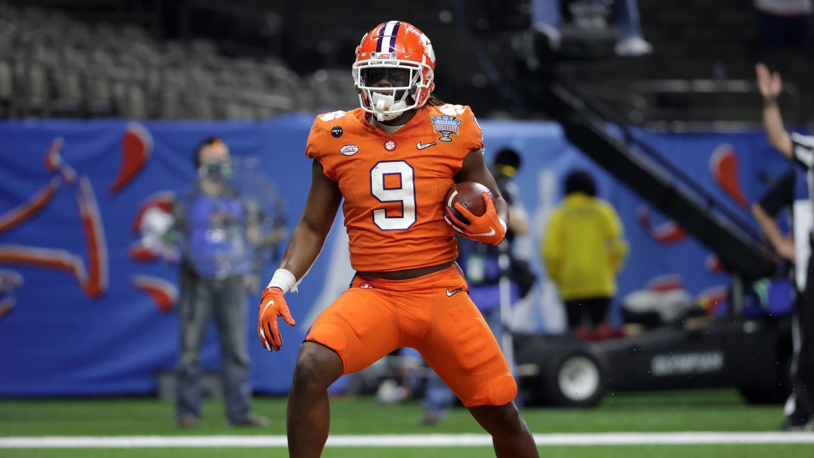 Clemson RB Travis Etienne declares for 2021 NFL Draft