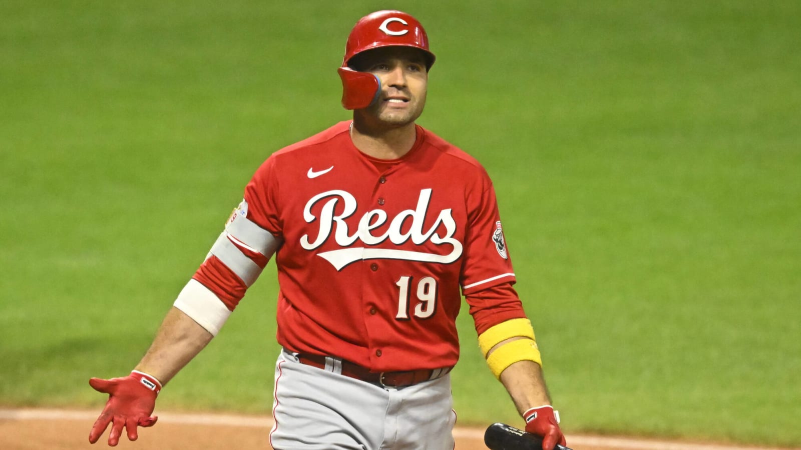 Joey Votto to attend spring training with AL team