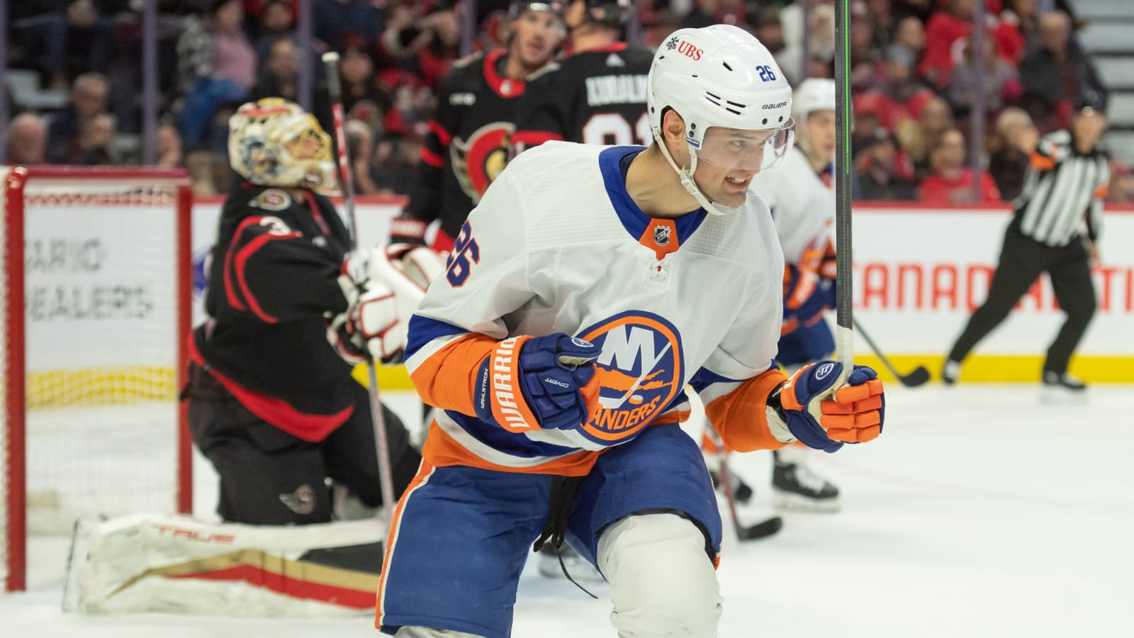 Islanders, Oliver Wahlstrom avoid arbitration with one-year deal