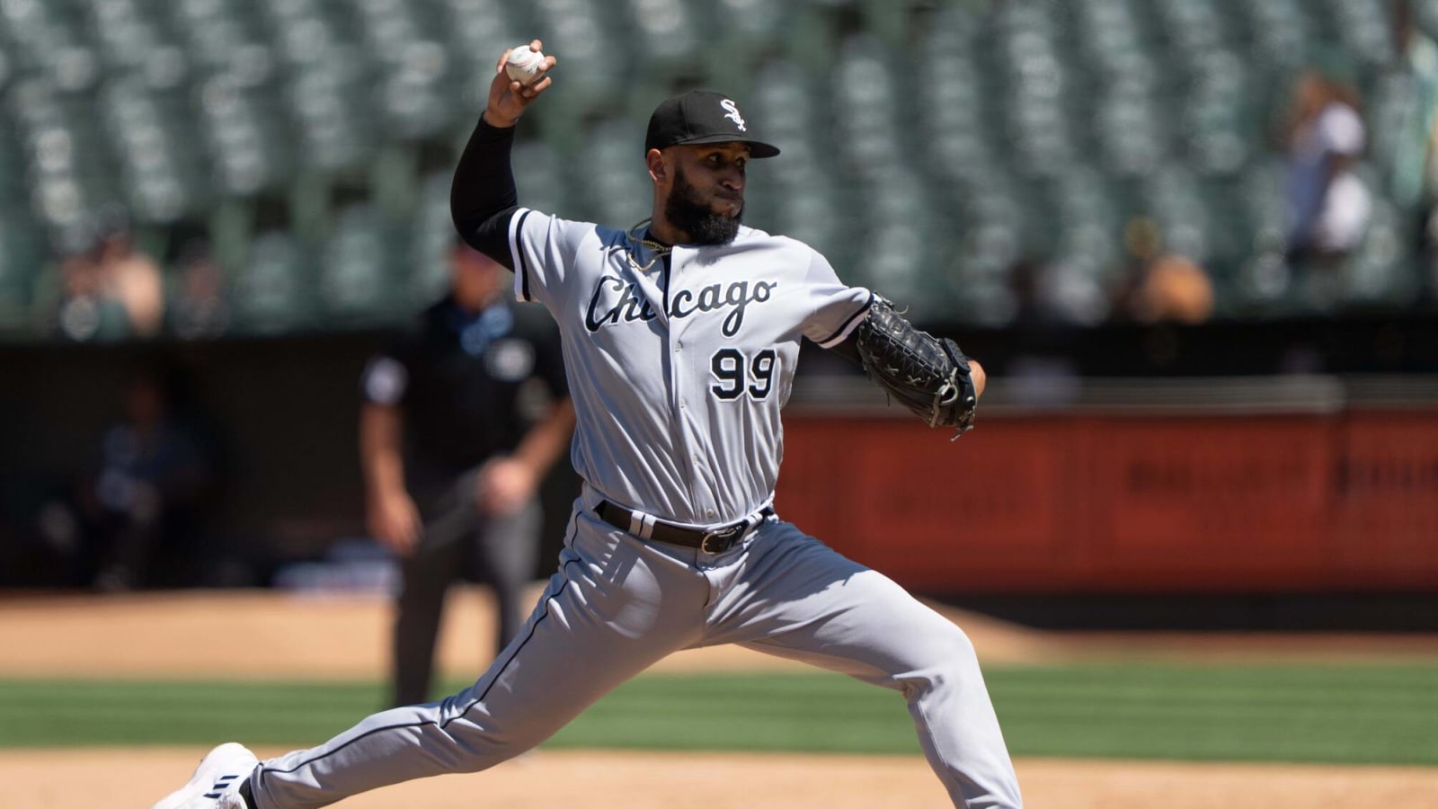 White Sox deny purposefully leaving former player's name off scoreboard