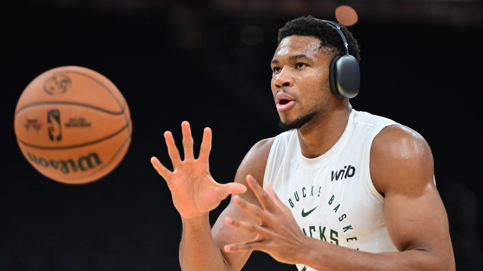 Report: Rival Execs Hope Bucks ‘Fail Miserably’ So Giannis Antetokounmpo Thinks About Leaving