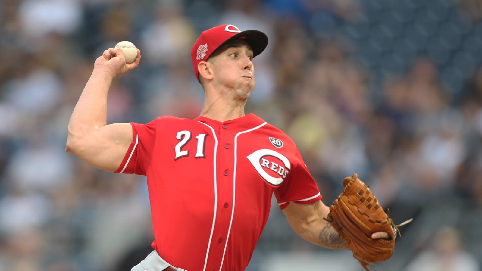 Reds' Michael Lorenzen pitches in custom Vans cleats