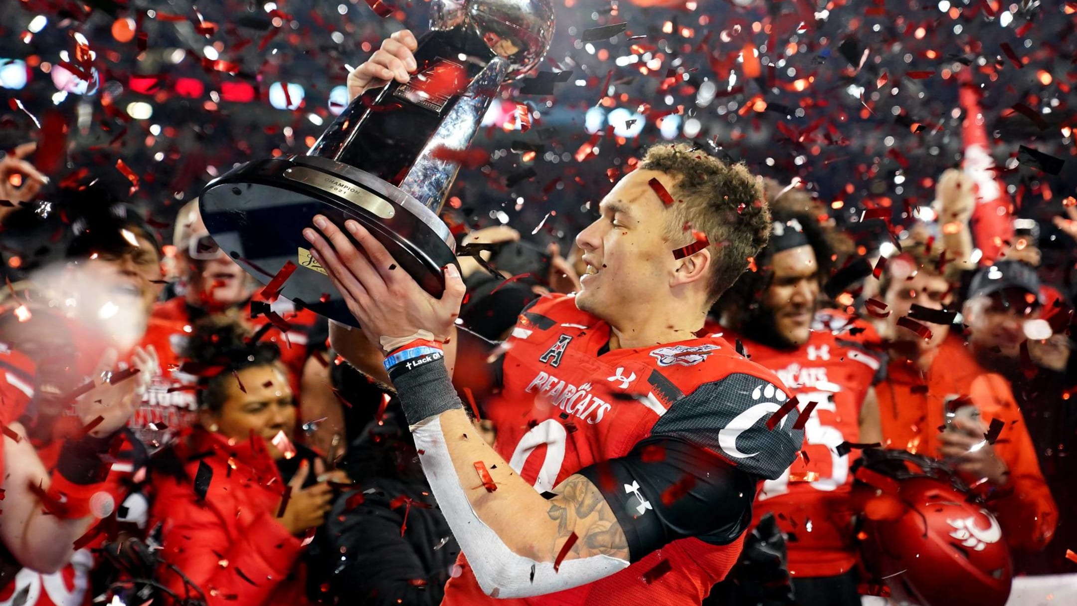 No. 14 Utah beats No. 10 Oregon 38-10 for 1st Rose Bowl bid