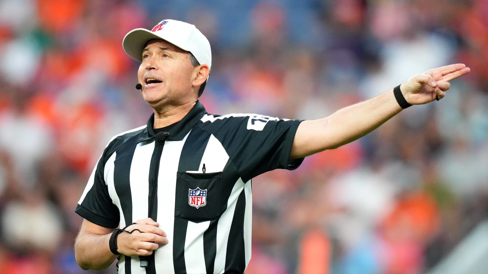 NFL shows support of highly criticized referee crew