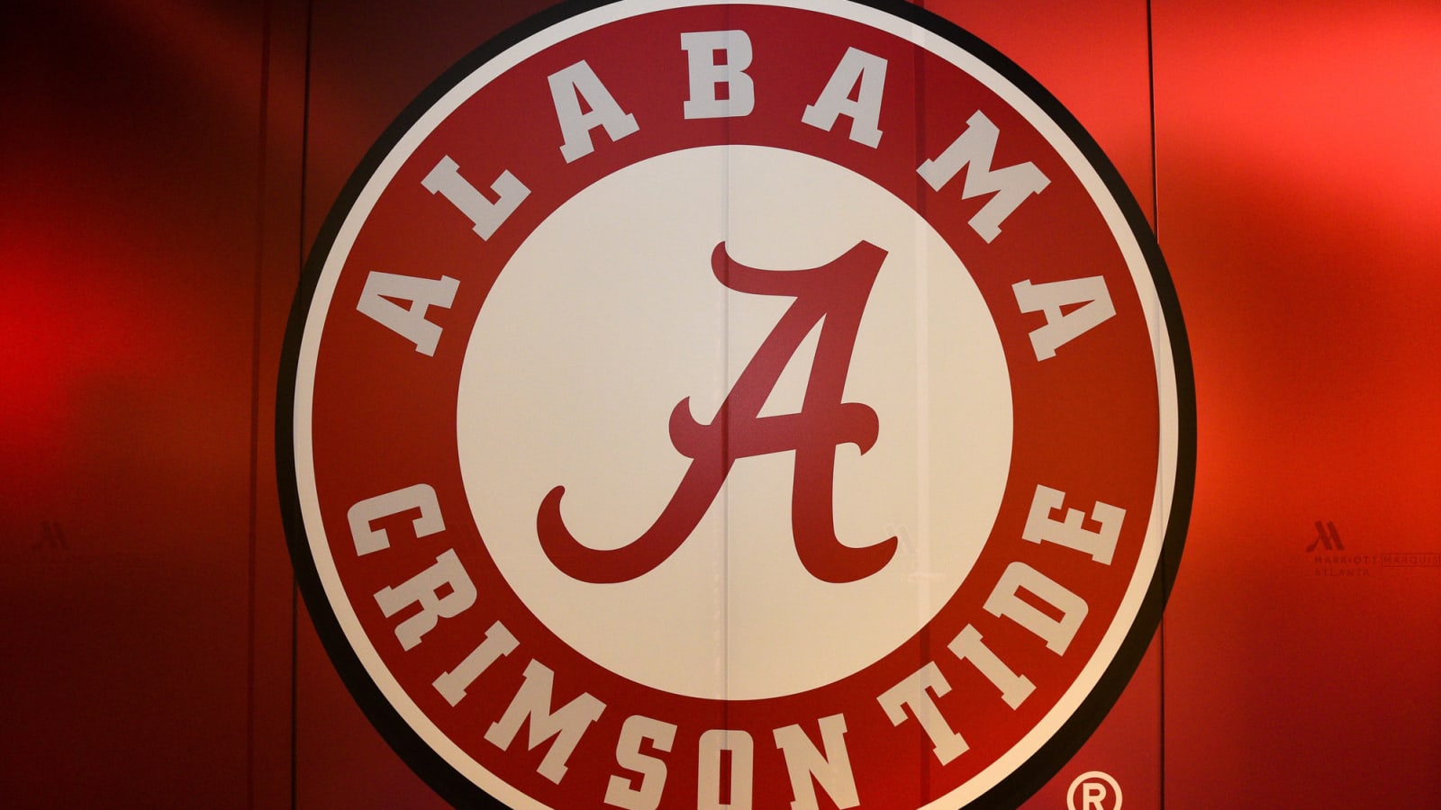 Jeheim Oatis says 'no one will be able to block' him and this veteran Alabama DL this season