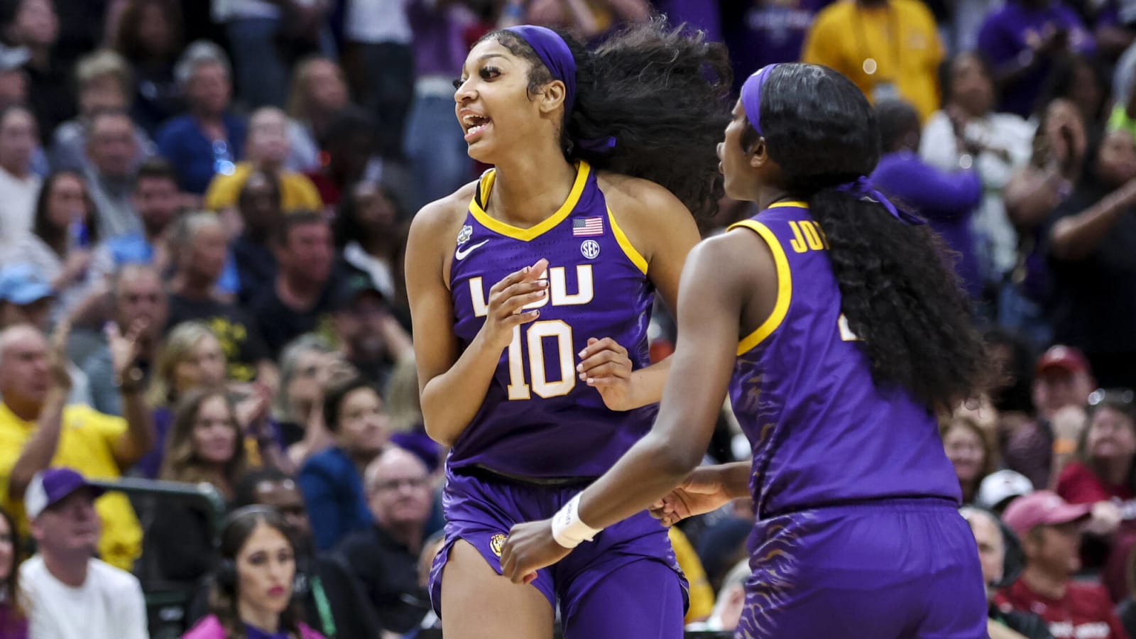 LSU superstar ties Division I record in Final Four win over Hokies